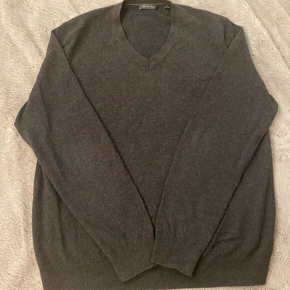 Saks Fifth Avenue 100% cashmere v-neck sweater, L - Picture 1 of 7